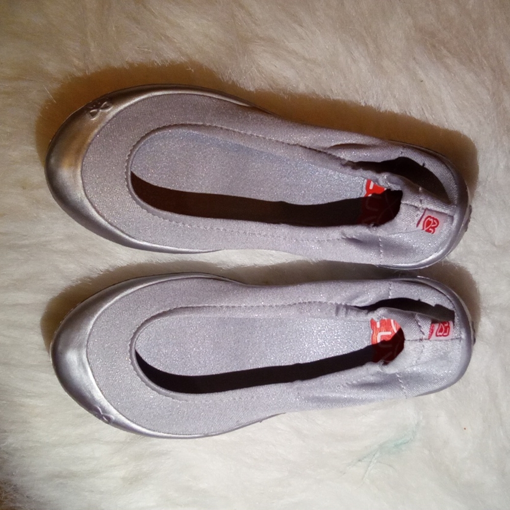 💯 Luv Dream Flats NWT